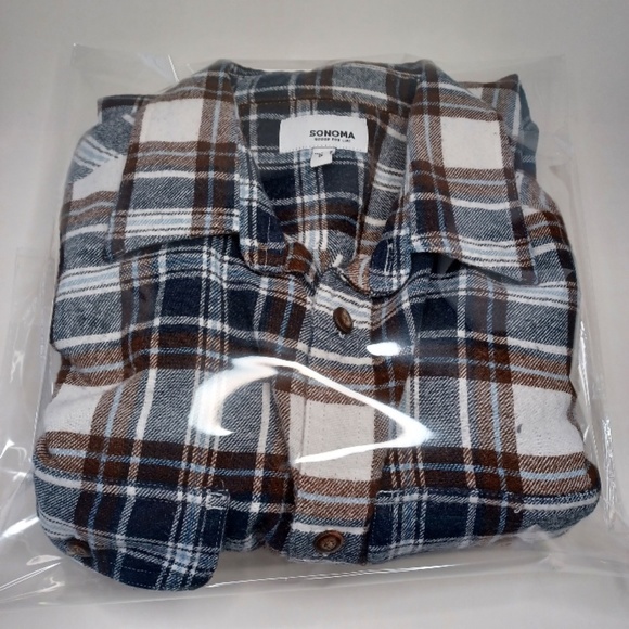 Men's beautiful tan plaid shirt. Size small. - Picture 14 of 14